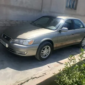 Toyota Camry 2000