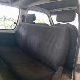 Toyota Hiace 2004