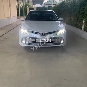 Toyota Camry 2019