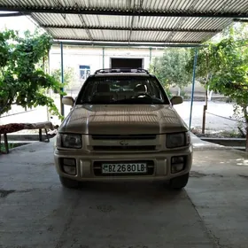 Infiniti QX4 1997