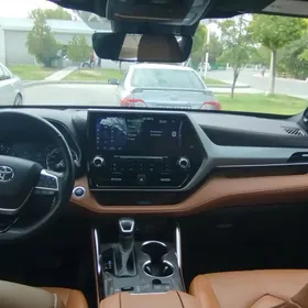 Toyota Highlander 2022