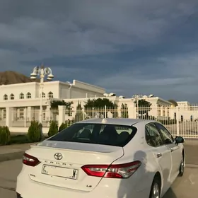 Toyota Camry 2018