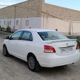 Toyota Yaris 2011