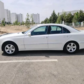 Mercedes-Benz E350 2005