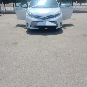 Toyota Sienna 2018