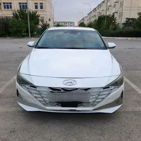 Hyundai Elantra 2021