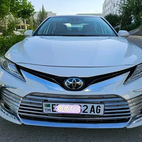 Toyota Camry 2021