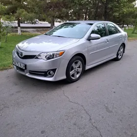 Toyota Camry 2014