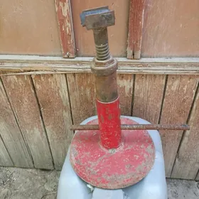 Domkrat