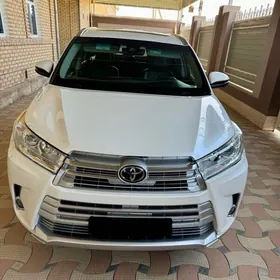 Toyota Highlander 2019