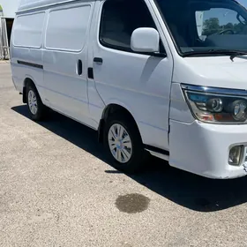 Toyota Hiace 2012