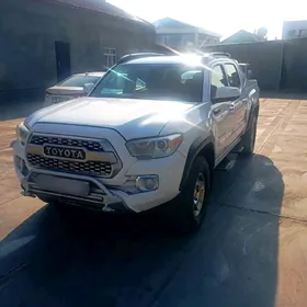 Toyota Tacoma 2017