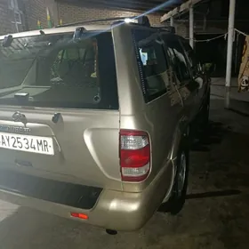 Nissan Pathfinder 2001