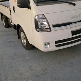 Mitsubishi Canter 2025
