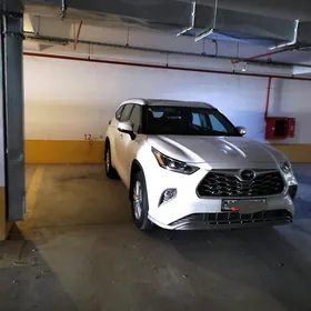 Toyota Highlander 2020