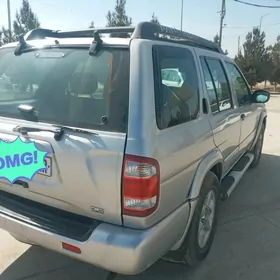 Nissan Pathfinder 2002
