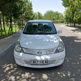 Nissan Tiida 2011