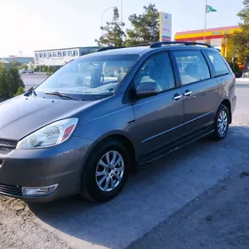 Toyota Sienna 2004