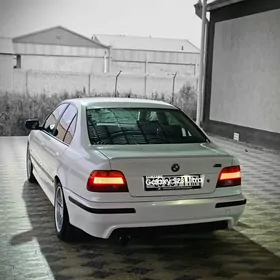 BMW 528 2003