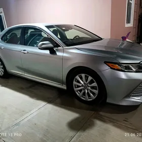 Toyota Camry 2018