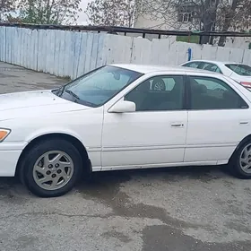 Toyota Camry 2000