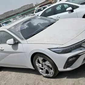 Hyundai Elantra 2025