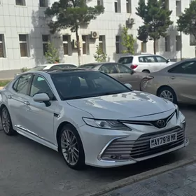 Toyota Camry 2018
