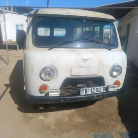 UAZ 469 2001