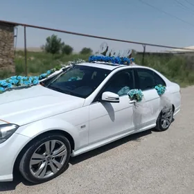 Mercedes-Benz 300E 2010