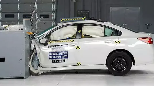 IIHS назвал самые безопасные авто: в топ-10 девять азиатских моделей и один Mercedes