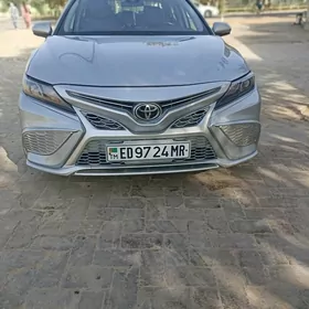 Toyota Camry 2021