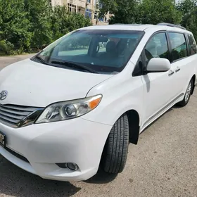 Toyota Sienna 2011