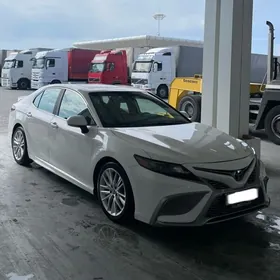Toyota Camry 2022