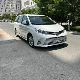 Toyota Sienna 2020