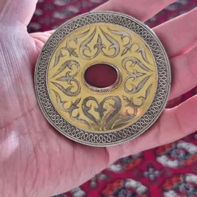 GYZYL ÇAŸYLAN BROŞKA
