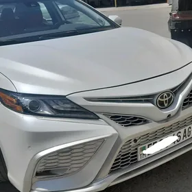 Toyota Camry 2021