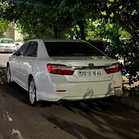 Toyota Camry 2015