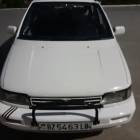 Mitsubishi Chariot 1998