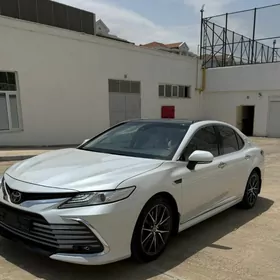 Toyota Camry 2021