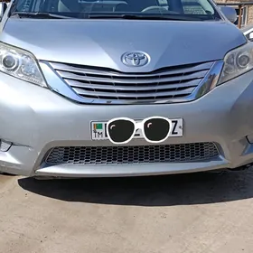 Toyota Sienna bufer oblisovka