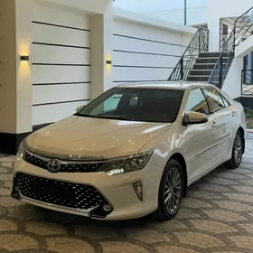 Toyota Camry 2017