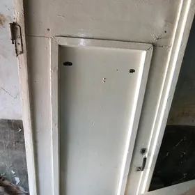 дверь