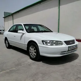 Toyota Camry 2000