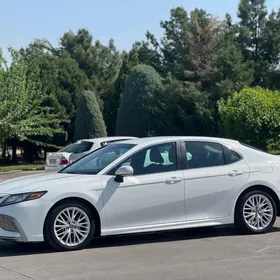 Toyota Camry 2018