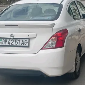 Nissan Versa 2014
