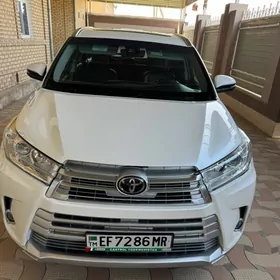Toyota Highlander 2019