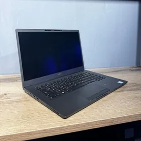  Ноутбук Dell i7-8665U Black