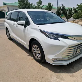 Toyota Sienna 2022