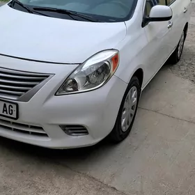 Nissan Versa 2013