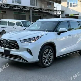 Toyota Highlander 2021